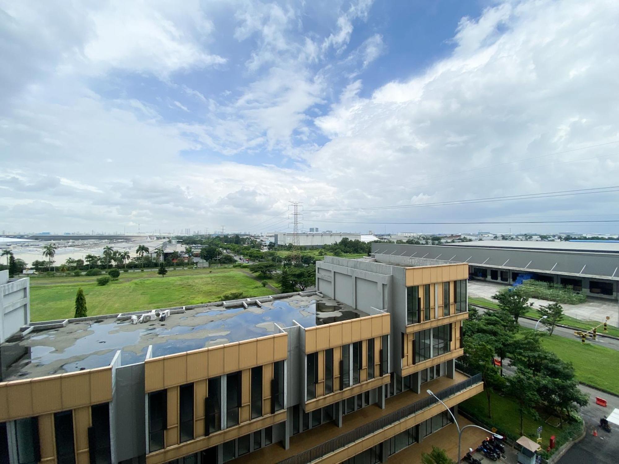 Simply Look And Comfort 1br Vasanta Innopark By Travelio Apartemen